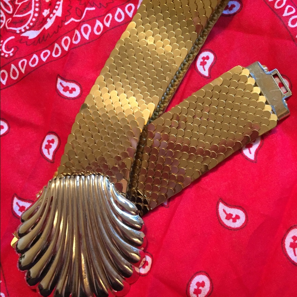 Vintage seashell gold belt
